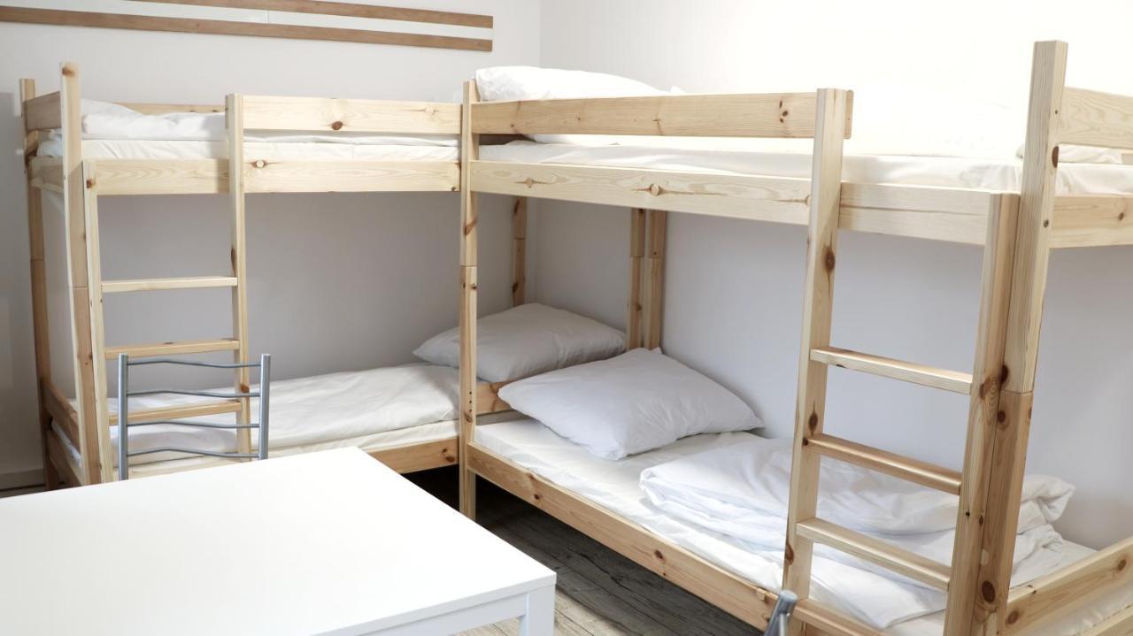 Sanera Hostel Varsavia Esterno foto